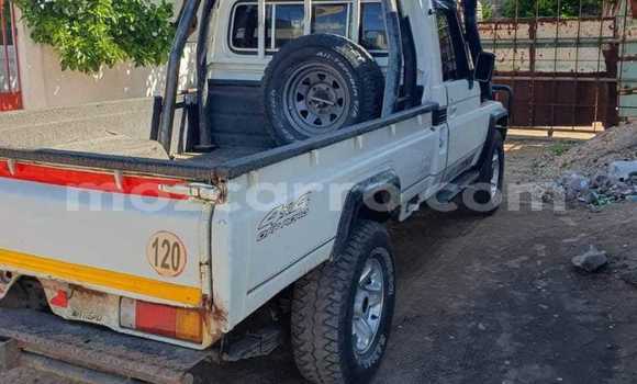 Nunua Ilio tumika Toyota Land Cruiser Nyeupe Gari ndani ya Maputo nchini Maputo Nunua Ilio tumika Toyota Land Cruiser Nyeupe Gari ndani ya Maputo nchini Maputo