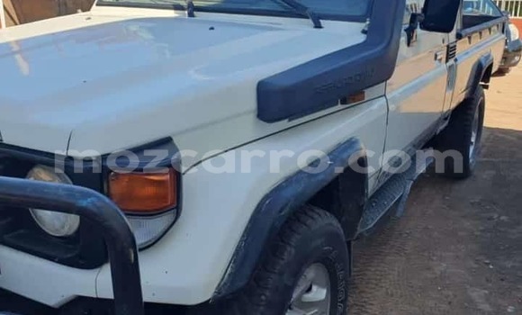 Nunua Ilio tumika Toyota Land Cruiser Nyeupe Gari ndani ya Maputo nchini Maputo Nunua Ilio tumika Toyota Land Cruiser Nyeupe Gari ndani ya Maputo nchini Maputo