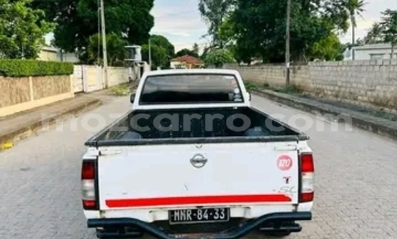 Nunua Ilio tumika Nissan Hardbody Nyeupe Gari ndani ya Maputo nchini Maputo Nunua Ilio tumika Nissan Hardbody Nyeupe Gari ndani ya Maputo nchini Maputo