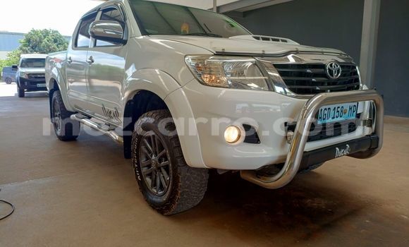 Comprar Usado Toyota Hilux Branco Carro em Maputo em Maputo Comprar Usado Toyota Hilux Branco Carro em Maputo em Maputo