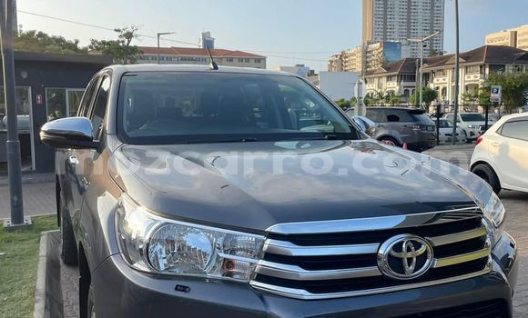 Buy Used Toyota Hilux Silver Car in Maputo in Maputo