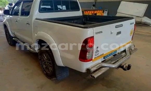 Buy Used Toyota Hilux White Car in Maputo in Maputo Buy Used Toyota Hilux White Car in Maputo in Maputo