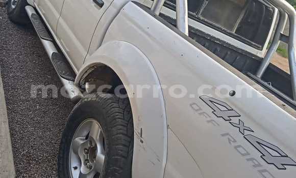 Nunua Ilio tumika Nissan Hardbody Nyeupe Gari ndani ya Maputo nchini Maputo Nunua Ilio tumika Nissan Hardbody Nyeupe Gari ndani ya Maputo nchini Maputo