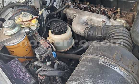 Nunua Ilio tumika Nissan Hardbody Nyeupe Gari ndani ya Maputo nchini Maputo Nunua Ilio tumika Nissan Hardbody Nyeupe Gari ndani ya Maputo nchini Maputo