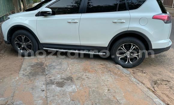 Comprar Usado Toyota RAV4 Branco Carro em Maputo em Maputo