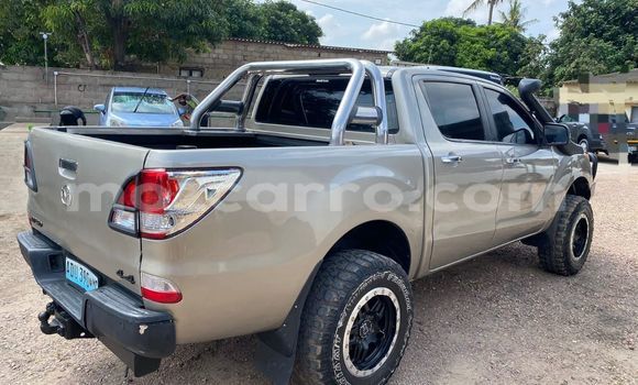 Nunua Ilio tumika Mazda BT-50 Brown Gari ndani ya Maputo nchini Maputo Nunua Ilio tumika Mazda BT-50 Brown Gari ndani ya Maputo nchini Maputo