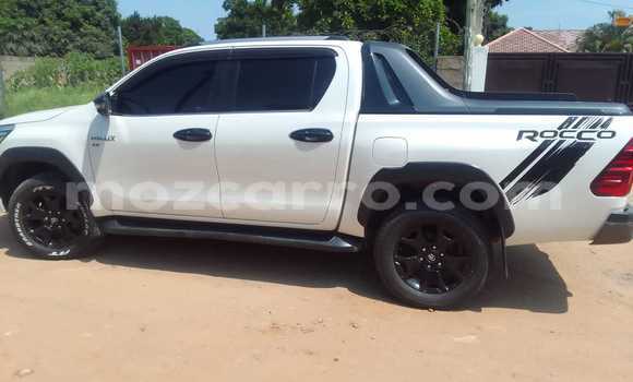 Nunua Ilio tumika Toyota Hiluxe Revo Nyeupe Gari ndani ya Maputo nchini Maputo Nunua Ilio tumika Toyota Hiluxe Revo Nyeupe Gari ndani ya Maputo nchini Maputo
