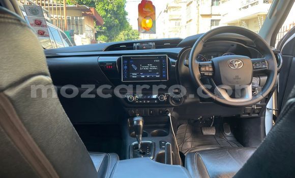 Buy Used Toyota Hiluxe Revo White Car in Maputo in Maputo Buy Used Toyota Hiluxe Revo White Car in Maputo in Maputo