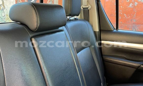 Buy Used Toyota Hiluxe Revo White Car in Maputo in Maputo Buy Used Toyota Hiluxe Revo White Car in Maputo in Maputo