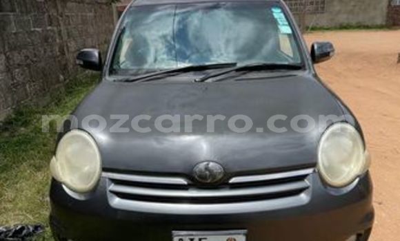 Comprar Usado Toyota Sienta Preto Carro em Maputo em Maputo
