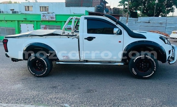 Tenga Tsaru Isuzu D-MAX Chena Mota in Beautiful vista in Maputo Tenga Tsaru Isuzu D-MAX Chena Mota in Beautiful vista in Maputo