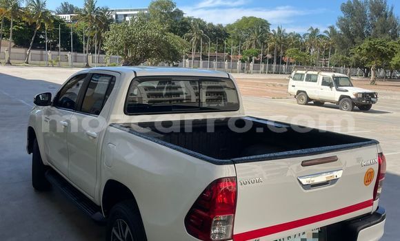 Buy Used Toyota Hilux White Car in Maputo in Maputo Buy Used Toyota Hilux White Car in Maputo in Maputo