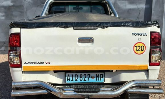 Nunua Ilio tumika Toyota Hilux Nyeupe Gari ndani ya Maputo nchini Maputo Nunua Ilio tumika Toyota Hilux Nyeupe Gari ndani ya Maputo nchini Maputo