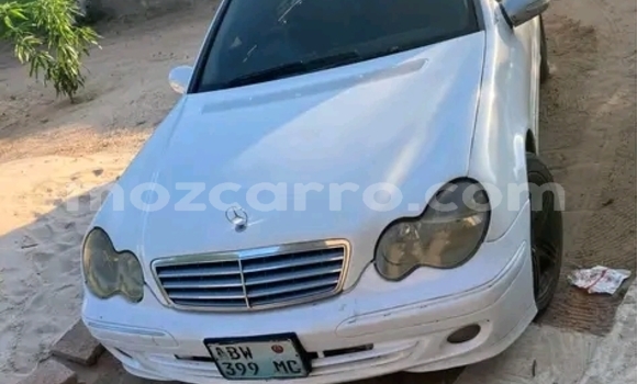 Comprar Usado Mercedes-Benz C250 coupe Branco Carro em Maputo em Maputo Comprar Usado Mercedes-Benz C250 coupe Branco Carro em Maputo em Maputo