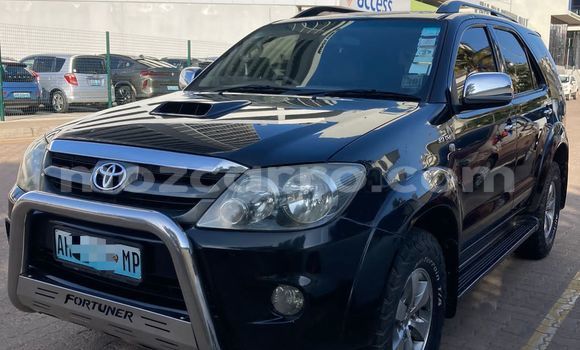 Nunua Ilio tumika Toyota Fortuner Nyeusi Gari ndani ya Maputo nchini Maputo