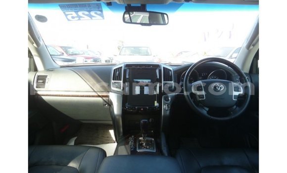 Buy Import Toyota Land Cruiser White Car in Import - Dubai in Cabo Delgado Buy Import Toyota Land Cruiser White Car in Import - Dubai in Cabo Delgado