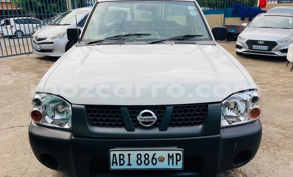 Nunua Ilio tumika Nissan Hardbody Nyeupe Gari ndani ya Maputo nchini Maputo Nunua Ilio tumika Nissan Hardbody Nyeupe Gari ndani ya Maputo nchini Maputo