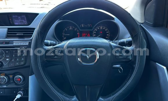 Nunua Ilio tumika Mazda BT-50 Bluu Gari ndani ya Maputo nchini Maputo Nunua Ilio tumika Mazda BT-50 Bluu Gari ndani ya Maputo nchini Maputo