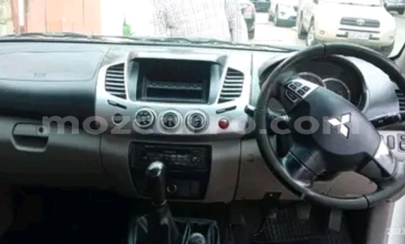 Nunua Ilio tumika Mitsubishi Triton Nyeupe Gari ndani ya Maputo nchini Maputo Nunua Ilio tumika Mitsubishi Triton Nyeupe Gari ndani ya Maputo nchini Maputo