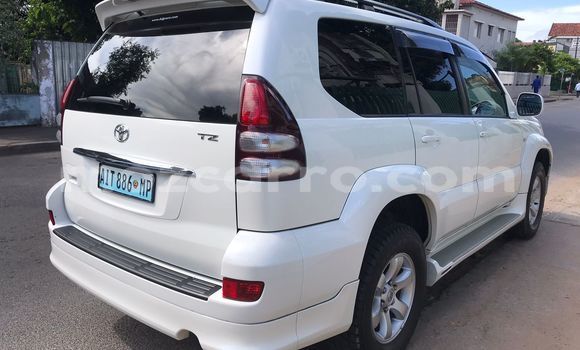 Buy Used Toyota Prado White Car in Maputo in Maputo Buy Used Toyota Prado White Car in Maputo in Maputo