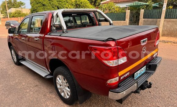 Comprar Usado Mazda BT-50 Vermelho Carro em Maputo em Maputo Comprar Usado Mazda BT-50 Vermelho Carro em Maputo em Maputo