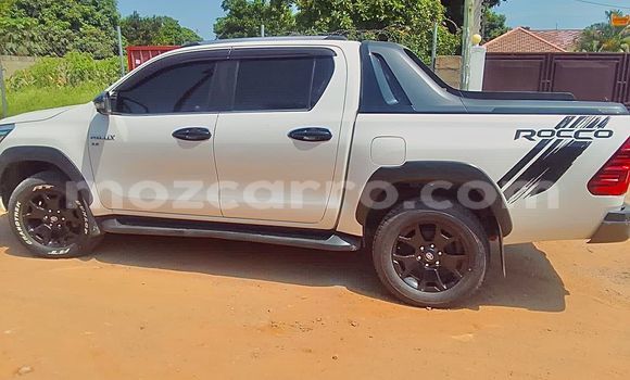 Buy Used Toyota Hilux White Car in Maputo in Maputo Buy Used Toyota Hilux White Car in Maputo in Maputo
