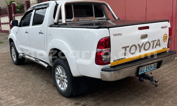 Buy Used Toyota Hilux White Car in Maputo in Maputo Buy Used Toyota Hilux White Car in Maputo in Maputo