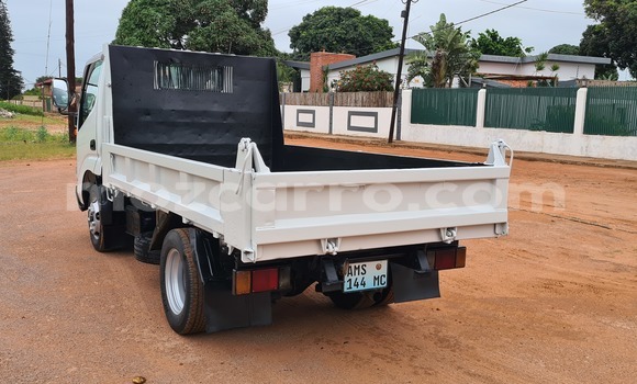 Comprar Usado Toyota Dyna Branco Caminhão em Maputo em Maputo Comprar Usado Toyota Dyna Branco Caminhão em Maputo em Maputo