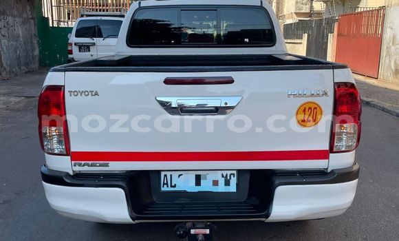 Buy Used Toyota Hiluxe Revo White Car in Maputo in Maputo Buy Used Toyota Hiluxe Revo White Car in Maputo in Maputo