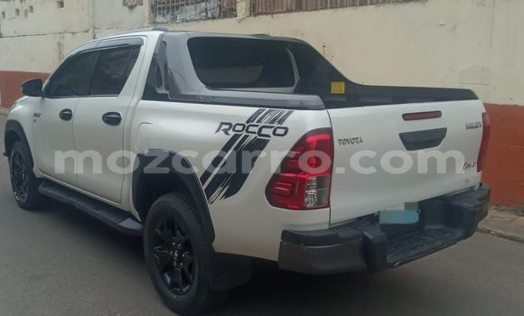 Nunua Ilio tumika Toyota Hiluxe Revo Nyeupe Gari ndani ya Maputo nchini Maputo Nunua Ilio tumika Toyota Hiluxe Revo Nyeupe Gari ndani ya Maputo nchini Maputo