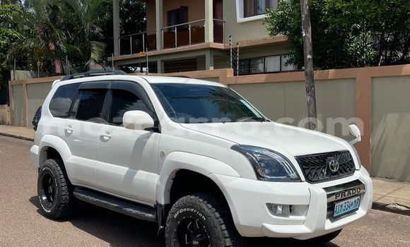 Nunua Ilio tumika Toyota Prado Nyeupe Gari ndani ya Maputo nchini Maputo