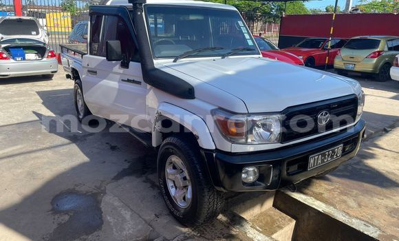 Nunua Ilio tumika Toyota Land Cruiser Nyeupe Gari ndani ya Maputo nchini Maputo Nunua Ilio tumika Toyota Land Cruiser Nyeupe Gari ndani ya Maputo nchini Maputo