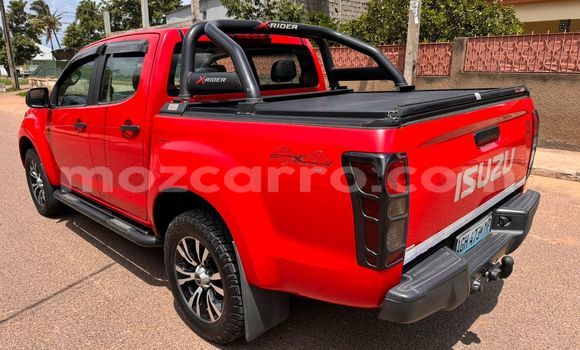 Comprar Usado Isuzu D-MAX Vermelho Carro em Maputo em Maputo Comprar Usado Isuzu D-MAX Vermelho Carro em Maputo em Maputo