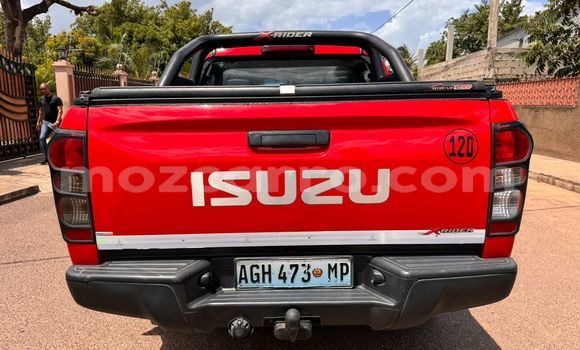 Comprar Usado Isuzu D-MAX Vermelho Carro em Maputo em Maputo Comprar Usado Isuzu D-MAX Vermelho Carro em Maputo em Maputo