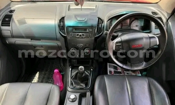 Comprar Usado Isuzu D-max X-Series Vermelho Carro em Maputo em Maputo Comprar Usado Isuzu D-max X-Series Vermelho Carro em Maputo em Maputo