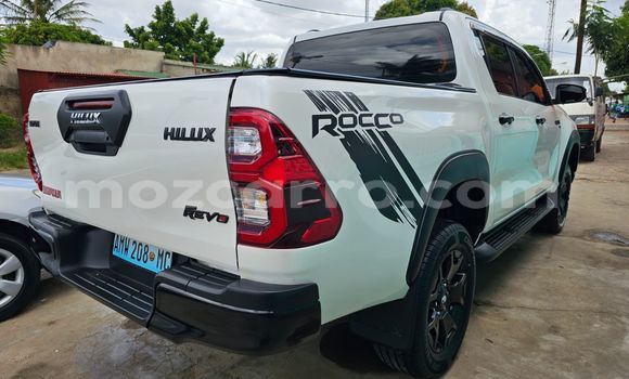 Tenga Tsaru Toyota Hiluxe Revo Chena Mota in Maputo in Maputo Tenga Tsaru Toyota Hiluxe Revo Chena Mota in Maputo in Maputo