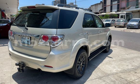 Nunua Ilio tumika Toyota Fortuner Nyingine Gari ndani ya Maputo nchini Maputo Nunua Ilio tumika Toyota Fortuner Nyingine Gari ndani ya Maputo nchini Maputo