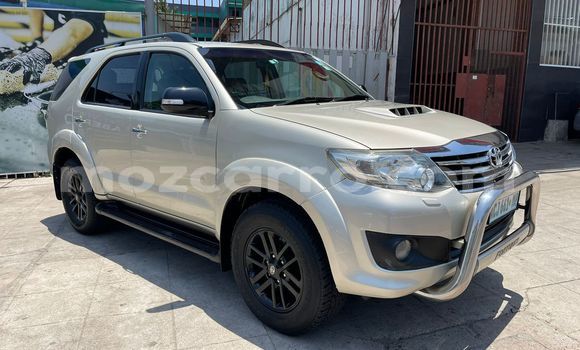 Nunua Ilio tumika Toyota Fortuner Nyingine Gari ndani ya Maputo nchini Maputo