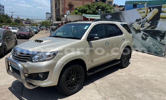 Nunua Ilio tumika Toyota Fortuner Nyingine Gari ndani ya Maputo nchini Maputo Nunua Ilio tumika Toyota Fortuner Nyingine Gari ndani ya Maputo nchini Maputo
