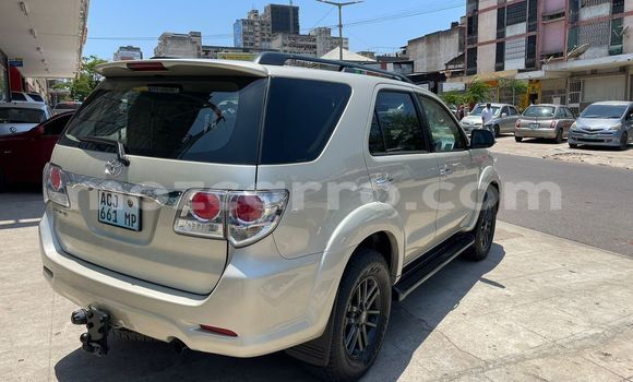Nunua Ilio tumika Toyota Fortuner Nyingine Gari ndani ya Maputo nchini Maputo Nunua Ilio tumika Toyota Fortuner Nyingine Gari ndani ya Maputo nchini Maputo