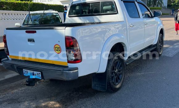 Buy Used Toyota Hilux White Car in Maputo in Maputo Buy Used Toyota Hilux White Car in Maputo in Maputo