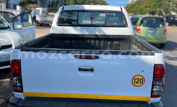 Buy Used Toyota Hilux White Car in Maputo in Maputo Buy Used Toyota Hilux White Car in Maputo in Maputo