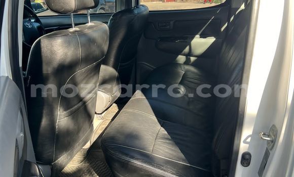 Buy Used Toyota Hilux White Car in Maputo in Maputo Buy Used Toyota Hilux White Car in Maputo in Maputo