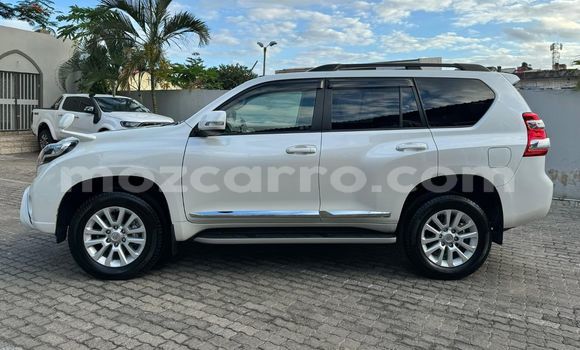 Buy Used Toyota Land Cruiser Prado White Car in Maputo in Maputo Buy Used Toyota Land Cruiser Prado White Car in Maputo in Maputo
