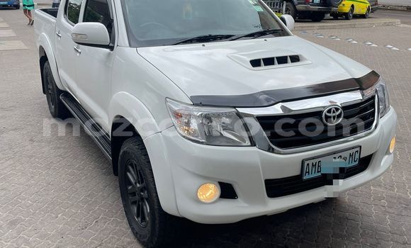 Comprar Usado Toyota Hilux Branco Carro em Maputo em Maputo