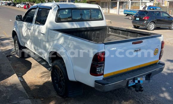 Buy Used Toyota Hilux White Car in Maputo in Maputo Buy Used Toyota Hilux White Car in Maputo in Maputo