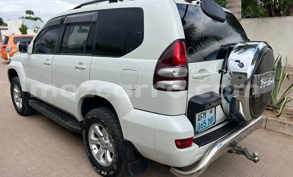 Nunua Ilio tumika Toyota Land Cruiser Prado Nyeupe Gari ndani ya Maputo nchini Maputo Nunua Ilio tumika Toyota Land Cruiser Prado Nyeupe Gari ndani ya Maputo nchini Maputo