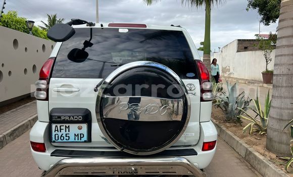 Nunua Ilio tumika Toyota Land Cruiser Prado Nyeupe Gari ndani ya Maputo nchini Maputo Nunua Ilio tumika Toyota Land Cruiser Prado Nyeupe Gari ndani ya Maputo nchini Maputo