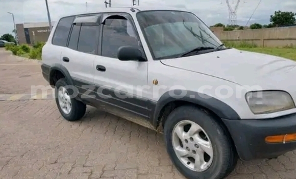 Comprar Usado Toyota RAV4 Branco Carro em Maputo em Maputo