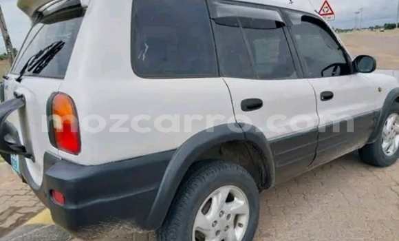 Comprar Usado Toyota RAV4 Branco Carro em Maputo em Maputo Comprar Usado Toyota RAV4 Branco Carro em Maputo em Maputo